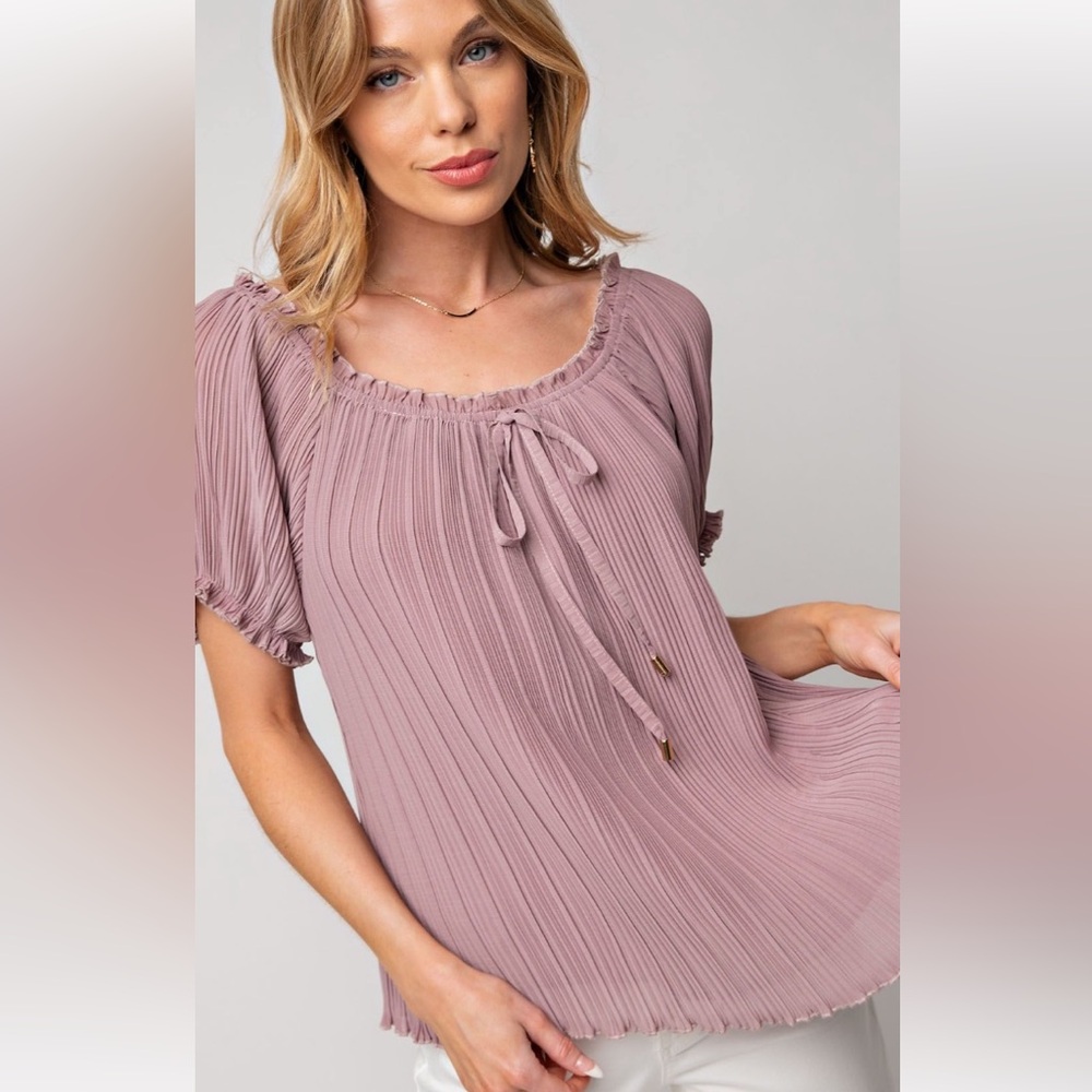 easel taupe 
Pleated Short Sleeve Boho Top